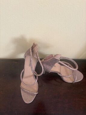Bebe champagne glitter strappy heels sz 8